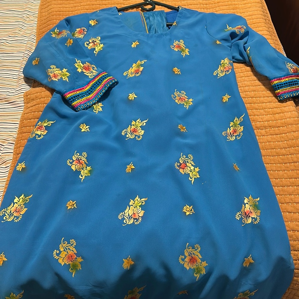 Blue printed 3pc chiffon/georgette salwar kameez.
